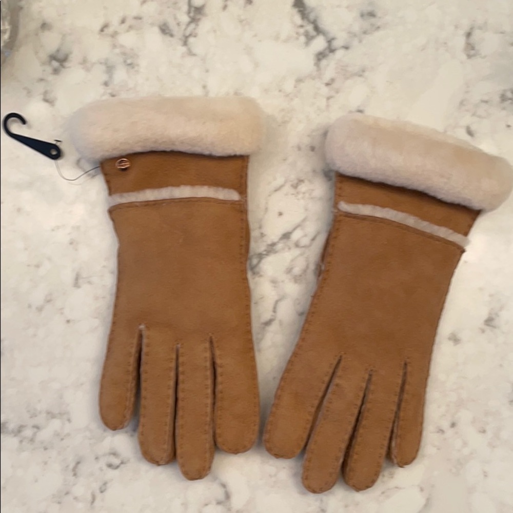 UGG Shearling gloves .